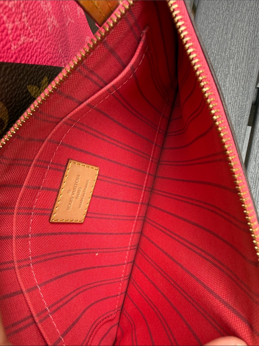 🔥 Authentic Louis Vuitton Limited Edition Pink V Neverfull MM with Pouch COA - Picture 13 of 17